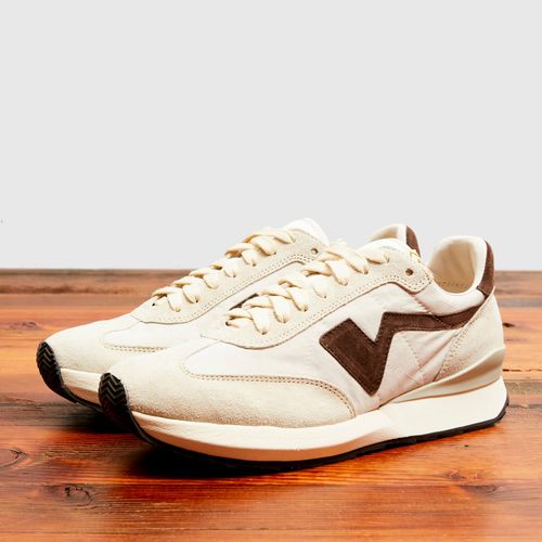 FKT Runner in Ivory