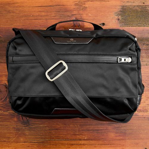 Progress Shoulder Carry Bag in Black