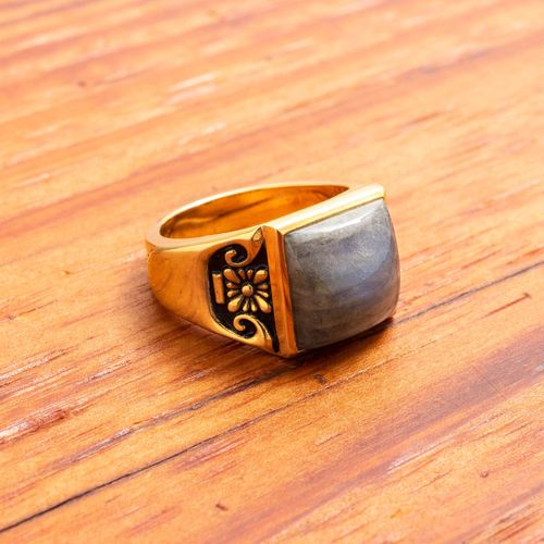 Collegiate Ring in Gold/Labradorite