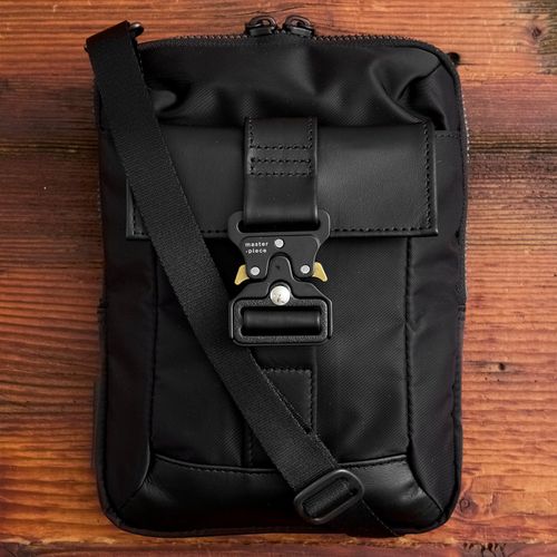 Confi Shoulder Bag in Black