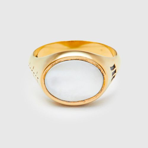 Tubby Ring in Gold/Mother of Pearl