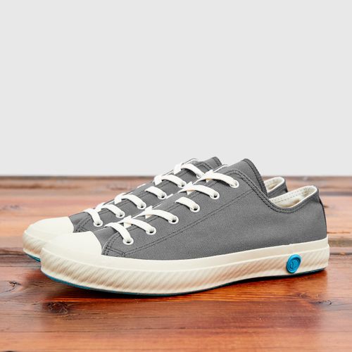 01JP Low Top Sneaker in Grey