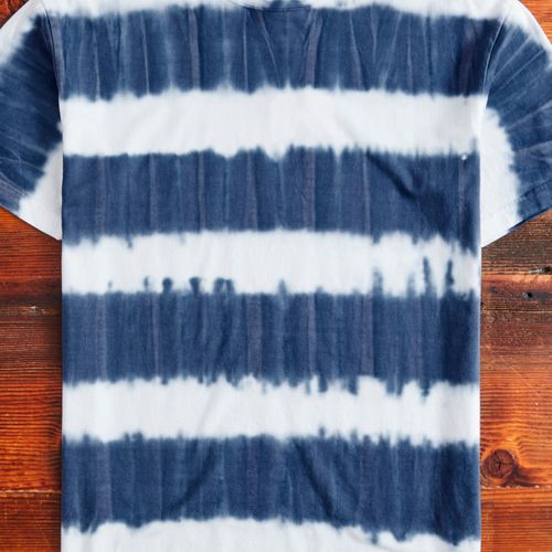 Stratum Tie-Dye Border T-Shirt in Navy