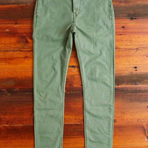 Everyday Chino in Military Green